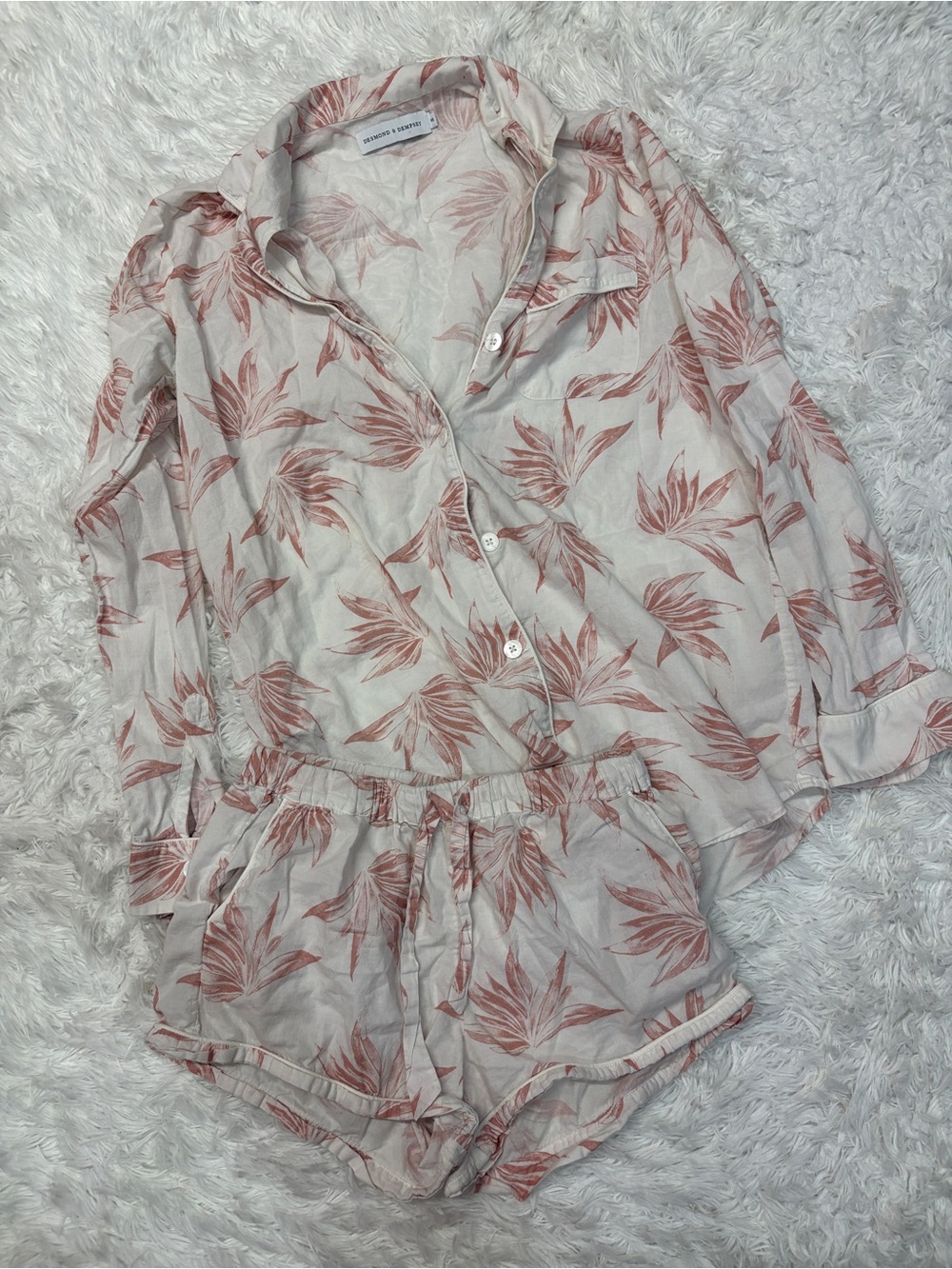 DESMOND & DEMPSEY Deia Printed Cotton Pyjama Set Pink & White - Picture 3 of 6